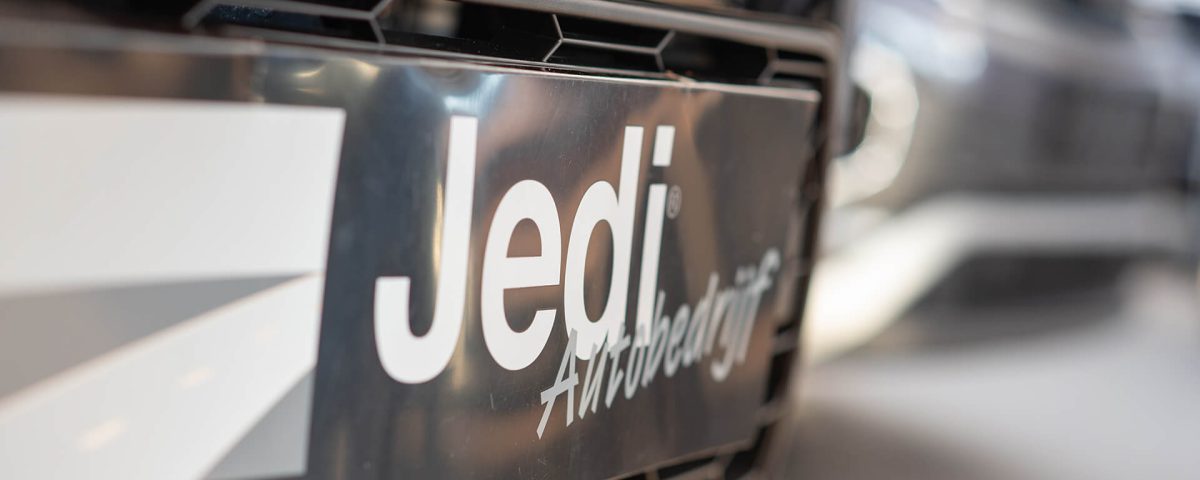 Showroom Autobedrijf Jedi beeld 2